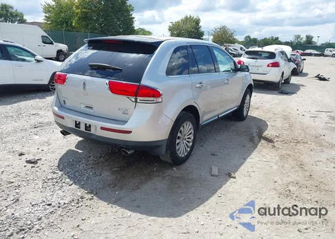 2011 Lincoln Mkx z USA, uszkodzony, nr VIN 2LMDJ8JK1BBJ28293